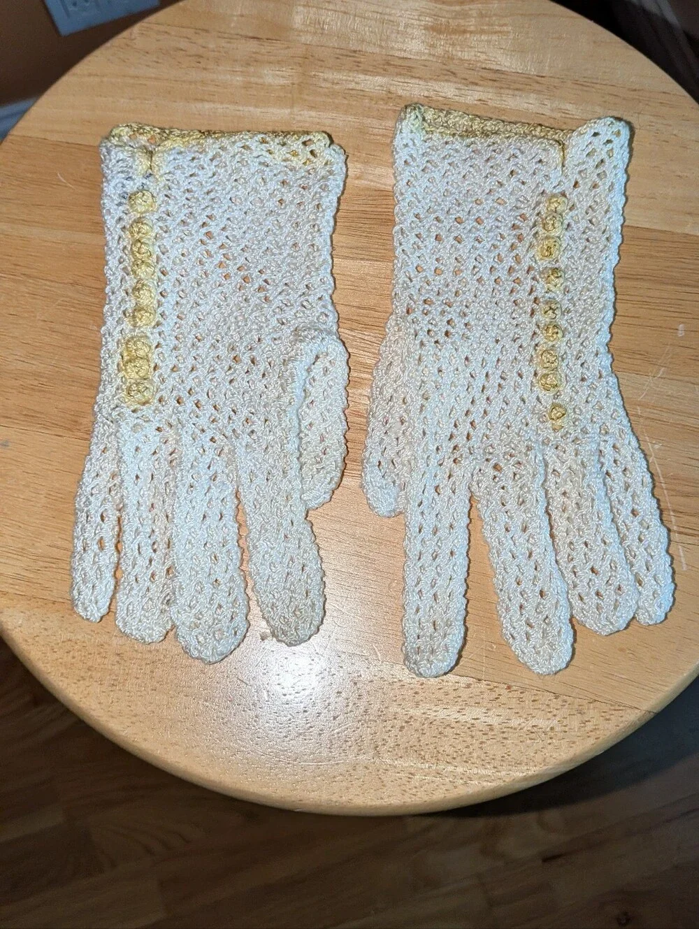 Women’s Crochet Lace Gloves in Cream with Yellow Trim Cotton Made In Japan